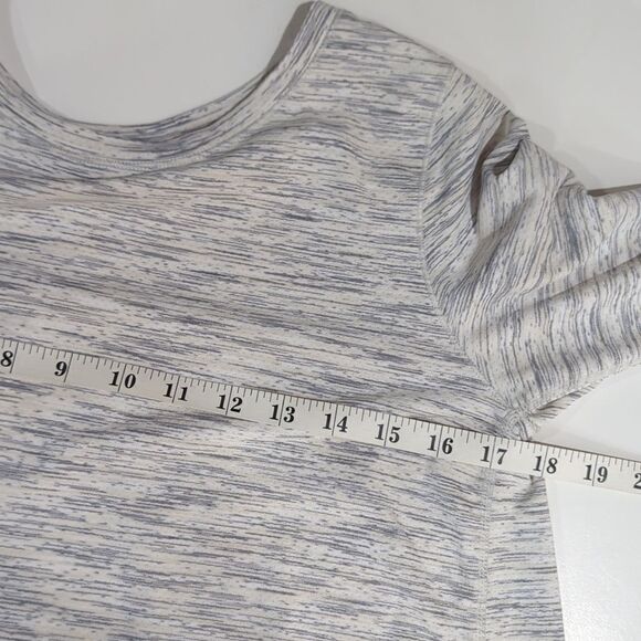 Zyia Active Light Gray Split Back Long Sleeve T Size Medium - Picture 8 of 9